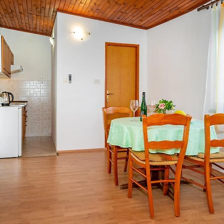Apartments Sucur With Terrace Башка Екстер'єр фото