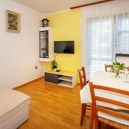 Apartments Sucur With Terrace Башка Екстер'єр фото