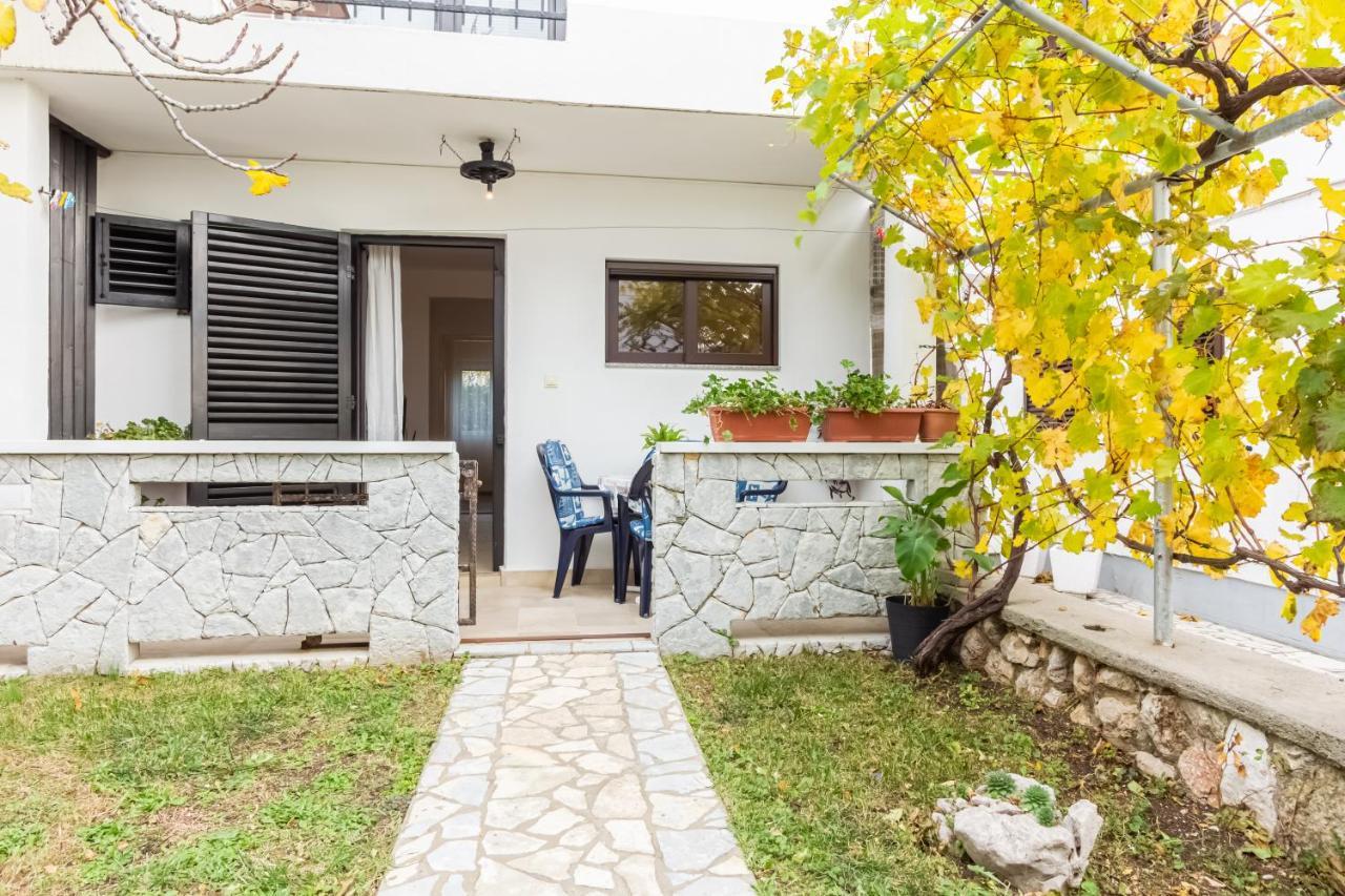 Apartments Sucur With Terrace Башка Екстер'єр фото