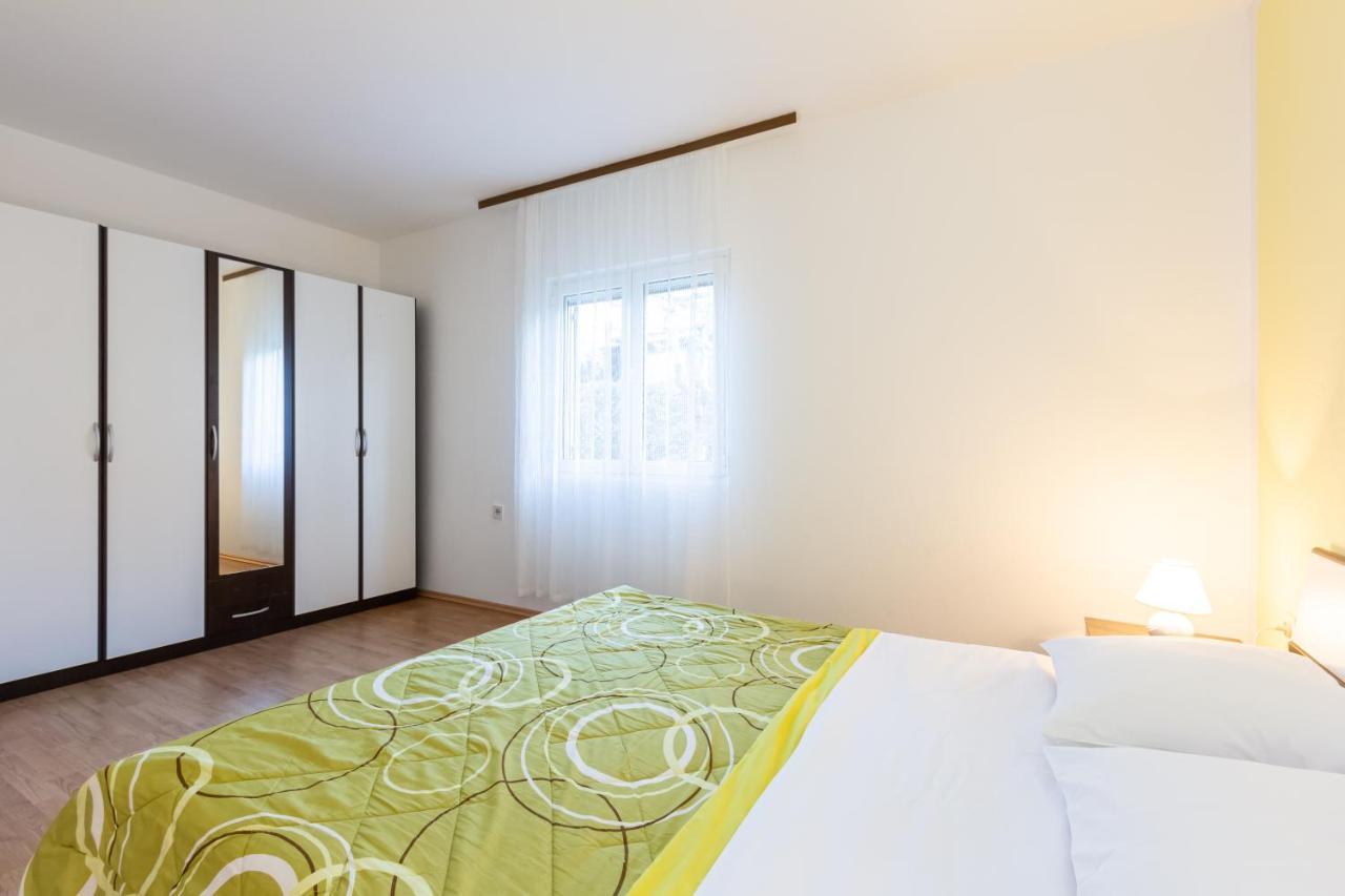 Apartments Sucur With Terrace Башка Екстер'єр фото