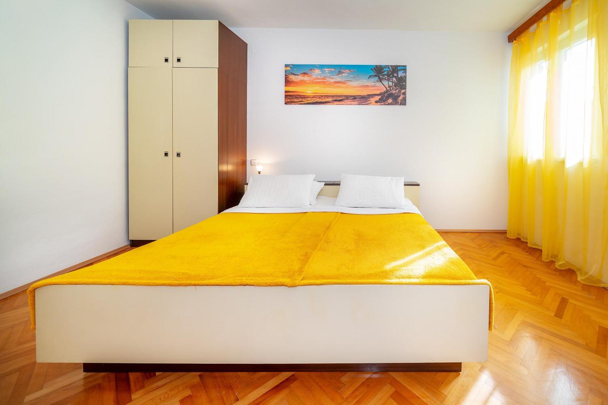 Apartments Sucur With Terrace Башка Екстер'єр фото