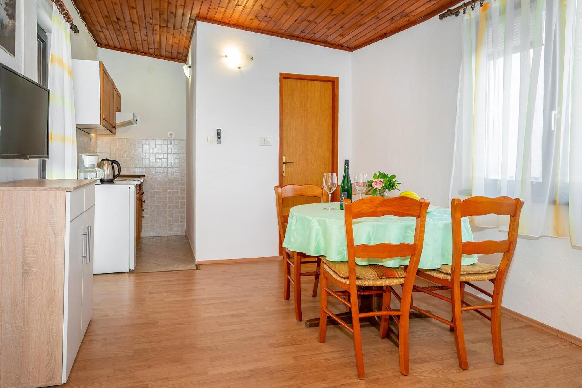Apartments Sucur With Terrace Башка Екстер'єр фото
