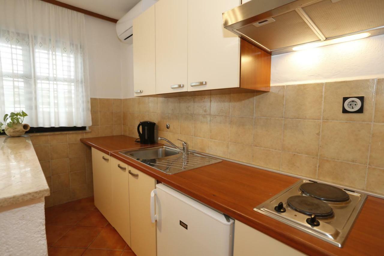 Apartments Sucur With Terrace Башка Екстер'єр фото